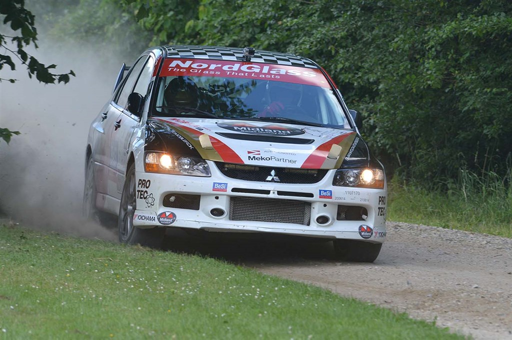 Tim Svanholt og Carina Møller
(Foto: Svanholt Motorsport)